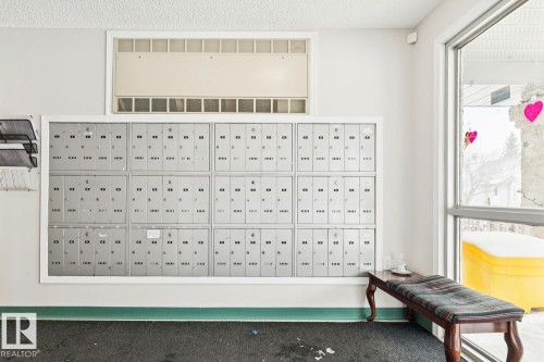 303 Twin Brooks Drive, Edmonton, AB - Indoor Photo Showing Other Room