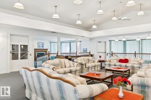 303 Twin Brooks Drive, Edmonton, AB - Indoor Photo Showing Living Room