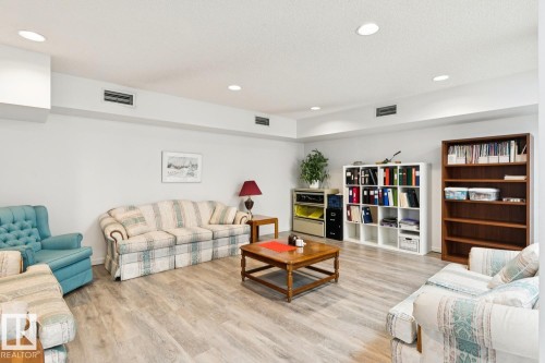 303 Twin Brooks Drive, Edmonton, AB - Indoor Photo Showing Living Room