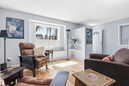 9638 108A Avenue, Edmonton, AB - Indoor Photo Showing Living Room