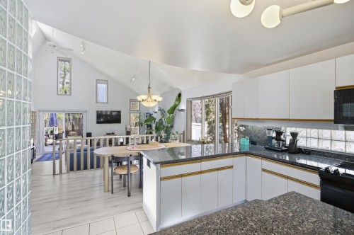 1116 111A Street, Edmonton, AB - Indoor Photo Showing Kitchen