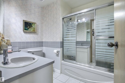 1116 111A Street, Edmonton, AB - Indoor Photo Showing Bathroom