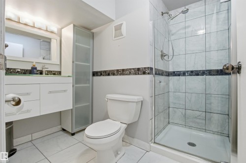 1116 111A Street, Edmonton, AB - Indoor Photo Showing Bathroom