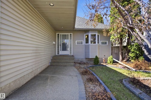 1116 111A Street, Edmonton, AB - Outdoor