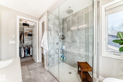 9235 148 Street, Edmonton, AB - Indoor Photo Showing Bathroom