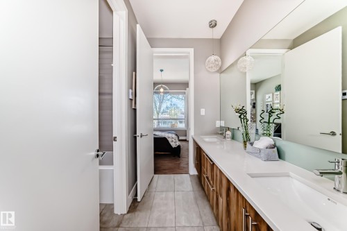 9235 148 Street, Edmonton, AB - Indoor Photo Showing Bathroom