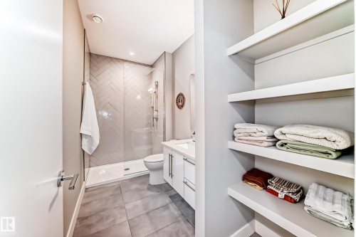9235 148 Street, Edmonton, AB - Indoor Photo Showing Bathroom