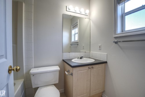 145 Crocus Crescent, Sherwood Park, AB - Indoor Photo Showing Bathroom