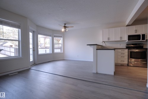 145 Crocus Crescent, Sherwood Park, AB - Indoor Photo Showing Kitchen