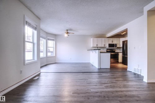 145 Crocus Crescent, Sherwood Park, AB - Indoor Photo Showing Kitchen