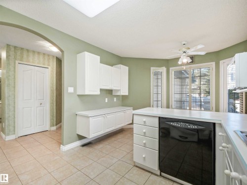 146 Oeming Road, Edmonton, AB - Indoor Photo Showing Kitchen