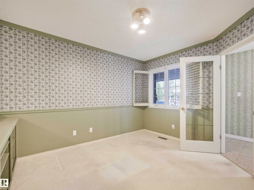 146 Oeming Road, Edmonton, AB - Indoor Photo Showing Other Room