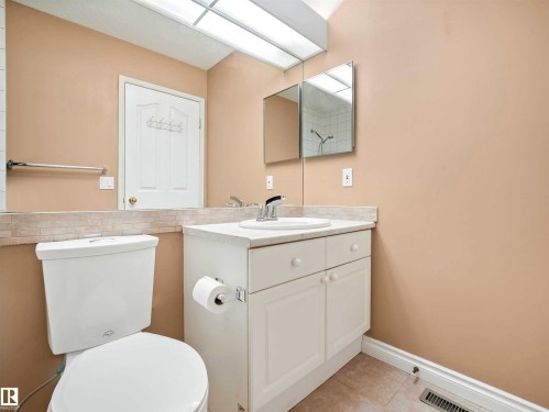 146 Oeming Road, Edmonton, AB - Indoor Photo Showing Bathroom