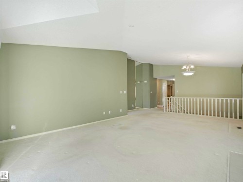 146 Oeming Road, Edmonton, AB - Indoor Photo Showing Other Room
