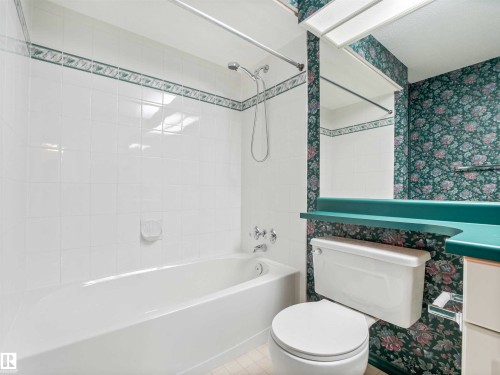 146 Oeming Road, Edmonton, AB - Indoor Photo Showing Bathroom