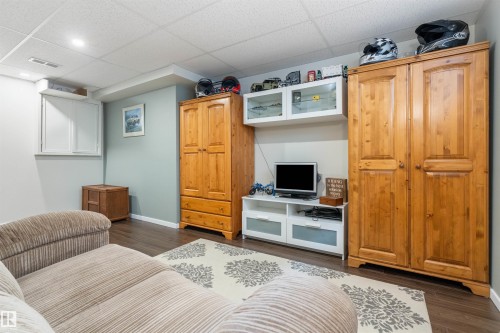 107 Michigan Street, Devon, AB - Indoor