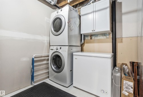 107 Michigan Street, Devon, AB - Indoor Photo Showing Laundry Room