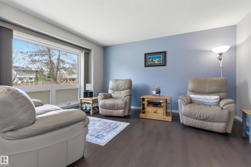 107 Michigan Street, Devon, AB - Indoor Photo Showing Living Room