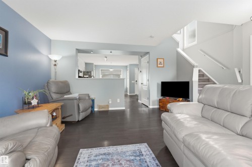 107 Michigan Street, Devon, AB - Indoor Photo Showing Living Room