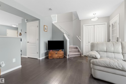 107 Michigan Street, Devon, AB - Indoor