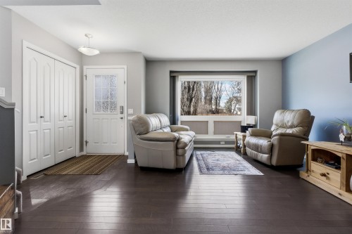 107 Michigan Street, Devon, AB - Indoor Photo Showing Living Room