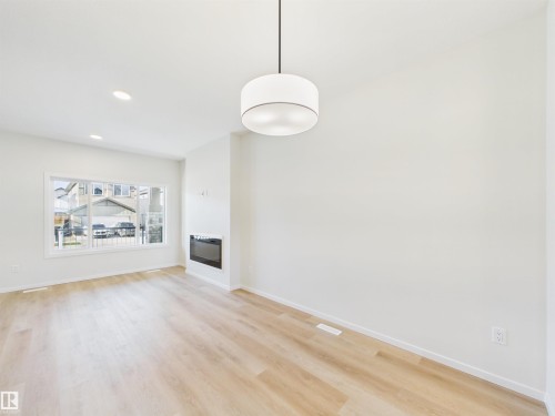 35 Sereno Lane, Fort Saskatchewan, AB - Indoor Photo Showing Living Room