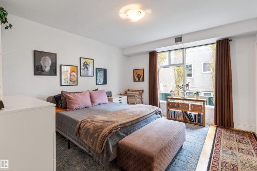 205 9131 99 Street, Edmonton, AB - Indoor Photo Showing Bedroom