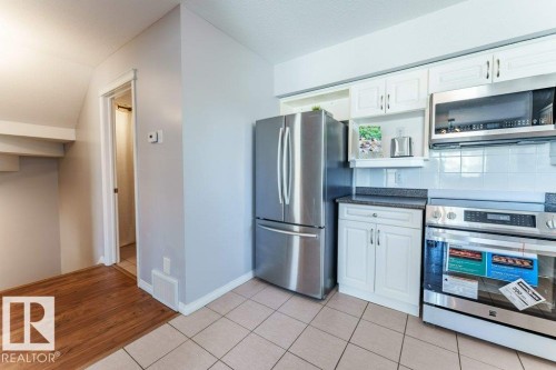 12 2505 42 Street, Edmonton, AB - Indoor Photo Showing Kitchen