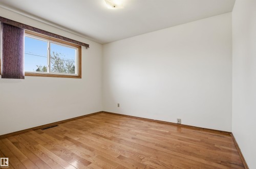 6820 98 Avenue, Edmonton, AB - Indoor Photo Showing Other Room