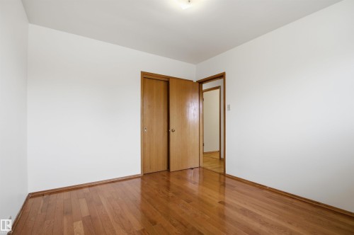 6820 98 Avenue, Edmonton, AB - Indoor Photo Showing Other Room