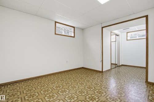 6820 98 Avenue, Edmonton, AB - Indoor Photo Showing Other Room