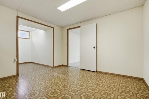 6820 98 Avenue, Edmonton, AB - Indoor Photo Showing Other Room