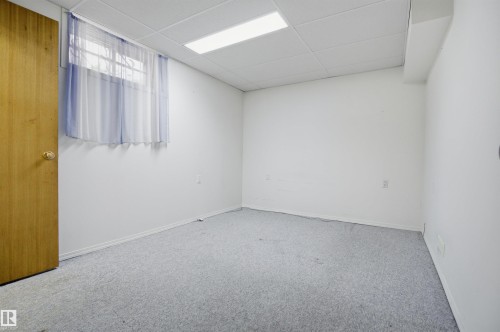 6820 98 Avenue, Edmonton, AB - Indoor Photo Showing Other Room