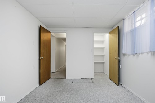 6820 98 Avenue, Edmonton, AB - Indoor Photo Showing Other Room