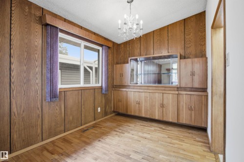 6820 98 Avenue, Edmonton, AB - Indoor Photo Showing Other Room