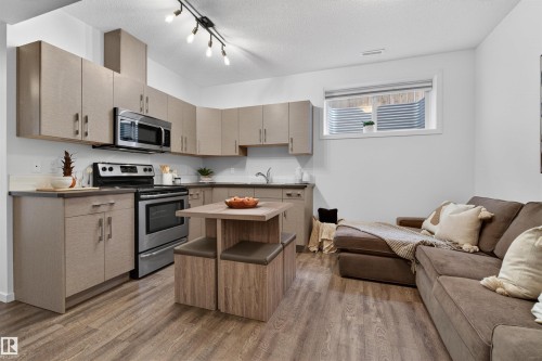 11904 45 Street, Edmonton, AB - Indoor Photo Showing Kitchen
