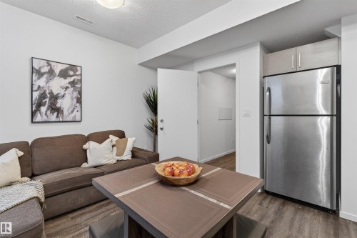 11904 45 Street, Edmonton, AB - Indoor