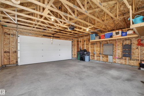 11904 45 Street, Edmonton, AB - Indoor Photo Showing Garage