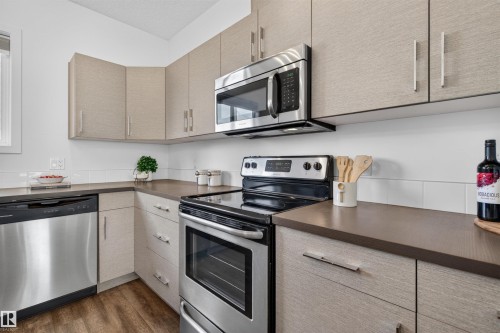 11904 45 Street, Edmonton, AB - Indoor Photo Showing Kitchen