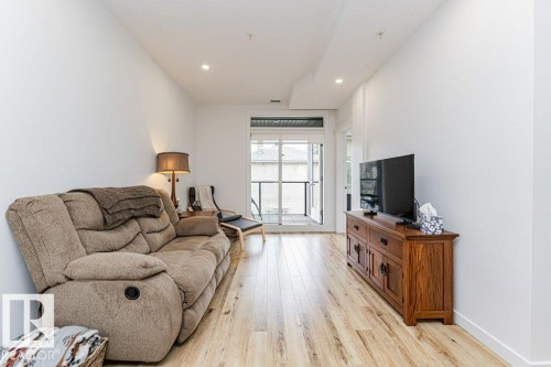 214 11503 76 Avenue, Edmonton, AB - Indoor Photo Showing Living Room
