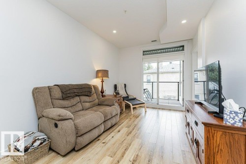 214 11503 76 Avenue, Edmonton, AB - Indoor Photo Showing Living Room