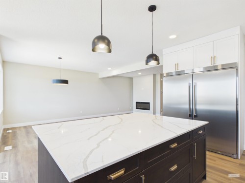2010 Genesis Lane, Stony Plain, AB - Indoor Photo Showing Kitchen With Upgraded Kitchen