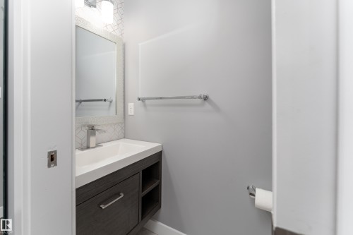 411 Watt Boulevard, Edmonton, AB - Indoor Photo Showing Bathroom