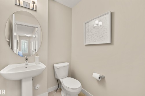 2256 Casey Crescent, Edmonton, AB - Indoor Photo Showing Bathroom