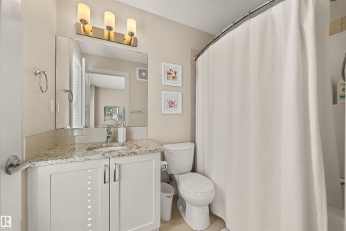 2256 Casey Crescent, Edmonton, AB - Indoor Photo Showing Bathroom