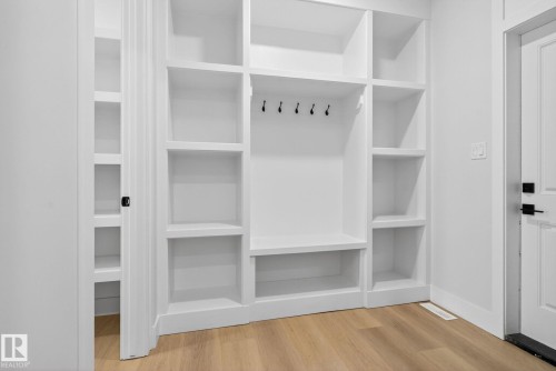 15728 9 Street, Edmonton, AB - Indoor With Storage