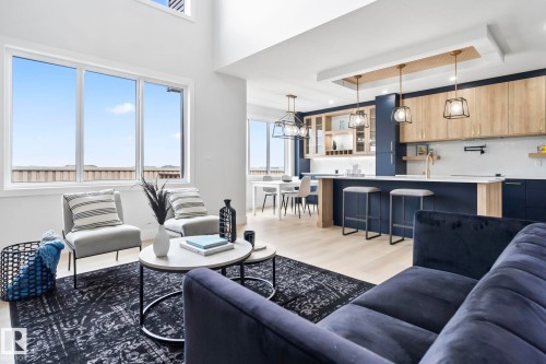 15728 9 Street, Edmonton, AB - Indoor Photo Showing Living Room