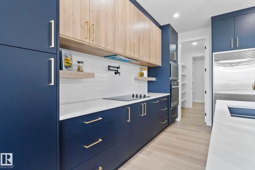 15728 9 Street, Edmonton, AB - Indoor Photo Showing Kitchen With Upgraded Kitchen