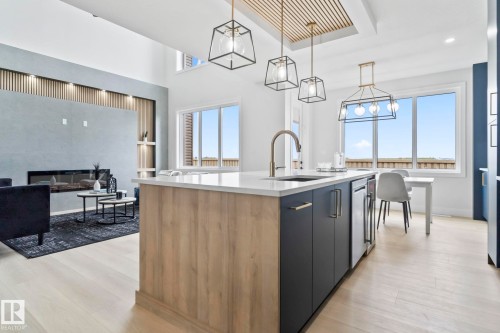 15728 9 Street, Edmonton, AB - Indoor Photo Showing Kitchen With Upgraded Kitchen