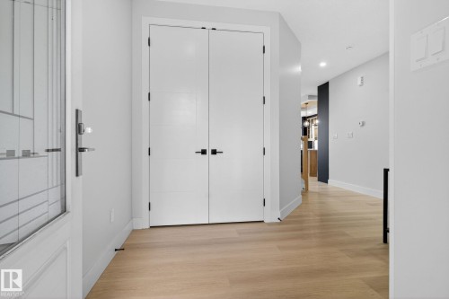 15728 9 Street, Edmonton, AB - Indoor Photo Showing Other Room